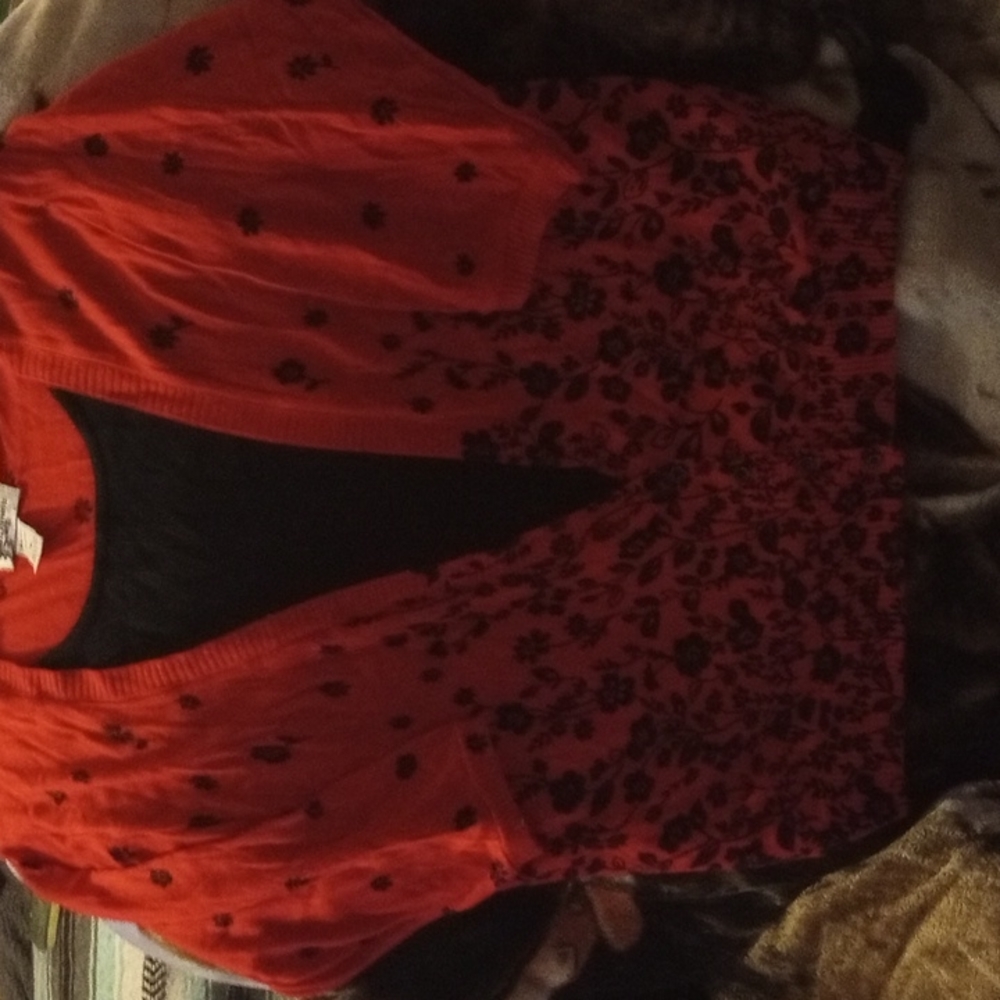 3X C.D. Daniels 2pc look red and black Sweater